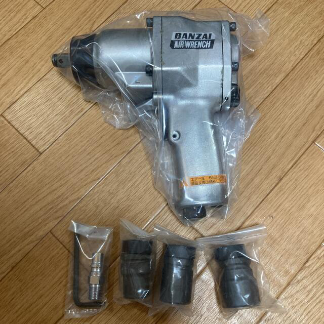 エアインパクトレンチ バンザイ AW-1400Pの通販 by oinari|ラクマ エアインパクトレンチ バンザイ AW-1400Pの通販 by oinari|ラクマ