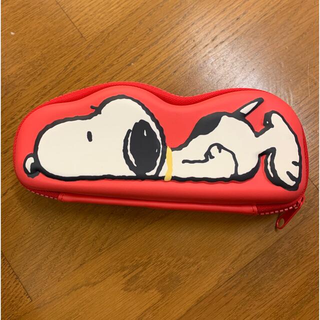 SNOOPY(スヌーピー)のスヌーピー　メガネケース エンタメ/ホビーのおもちゃ/ぬいぐるみ(キャラクターグッズ)の商品写真