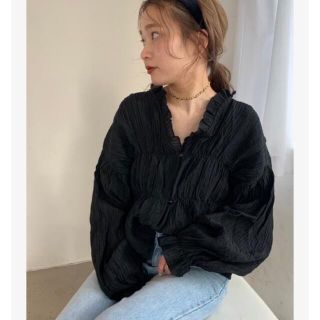 スナイデル(SNIDEL)のLILOU Frill lady shirt(シャツ/ブラウス(長袖/七分))