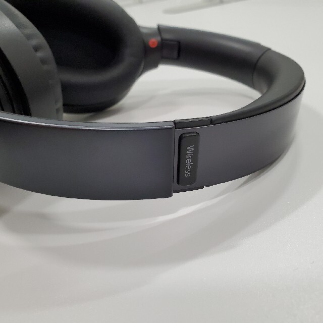 SONY(ソニー)のSONY ソニー ワイヤレスヘッドホン MDR-1000X 充電ケーブル付き スマホ/家電/カメラのオーディオ機器(ヘッドフォン/イヤフォン)の商品写真