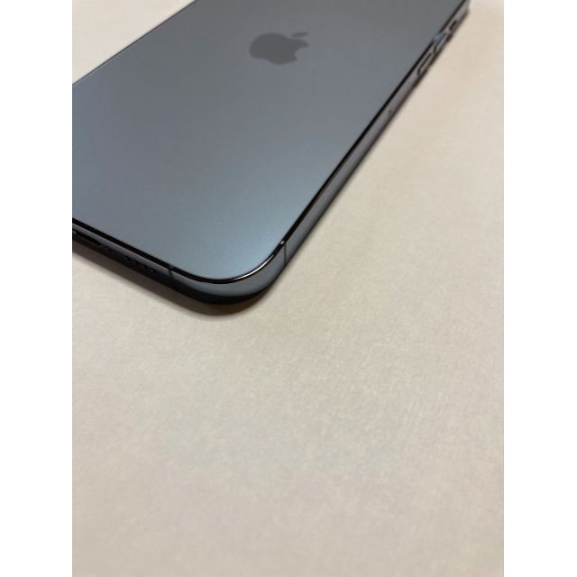 Apple(アップル)の超美品中古！iPhone 13 Pro Max 256GB SIMフリー シエラ スマホ/家電/カメラのスマートフォン/携帯電話(スマートフォン本体)の商品写真