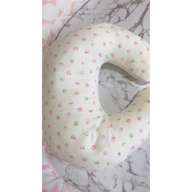 美品☆赤ちゃんの城 授乳クッション - 寝具