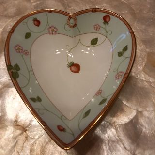 ウェッジウッド(WEDGWOOD)のWedgewood　ワイルドストロベリーベリー　ハートミニトレイ(食器)