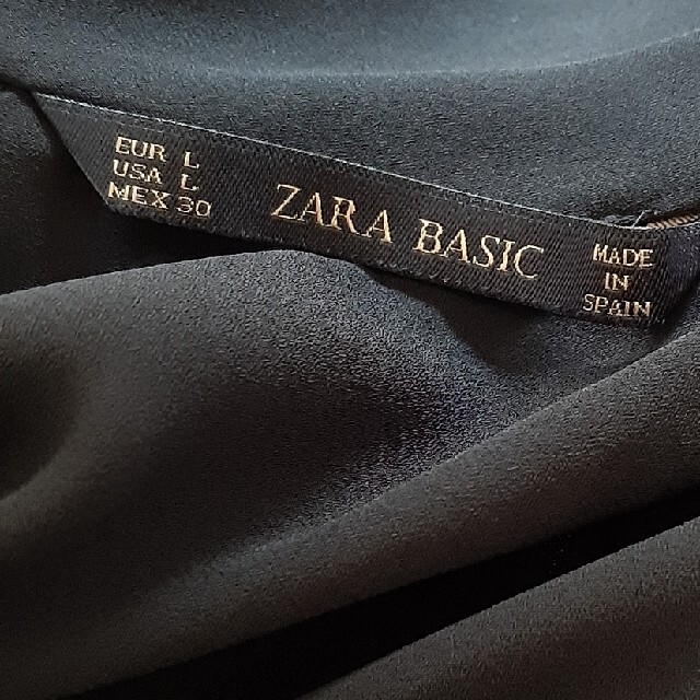 ZARA(ザラ)のZARA ノースリーブ　ブラウス　オフィスカジュアル レディースのトップス(シャツ/ブラウス(半袖/袖なし))の商品写真