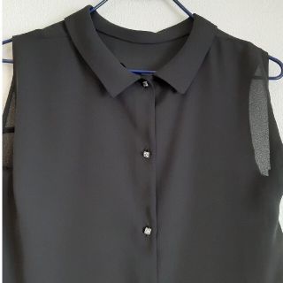 ザラ(ZARA)のZARA ノースリーブ　ブラウス　オフィスカジュアル(シャツ/ブラウス(半袖/袖なし))