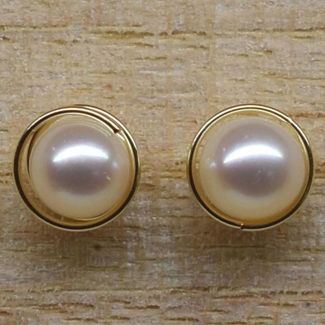 新品】18金/k18/らせん枠/淡水パール5mm/イエローゴールド/ピアス