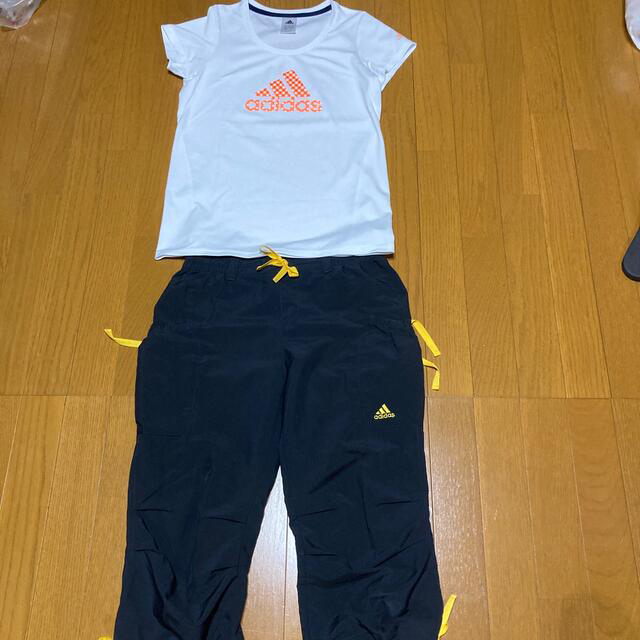 adidasのtシャツとハーフパンツ レディースのトップス(Tシャツ(半袖/袖なし))の商品写真