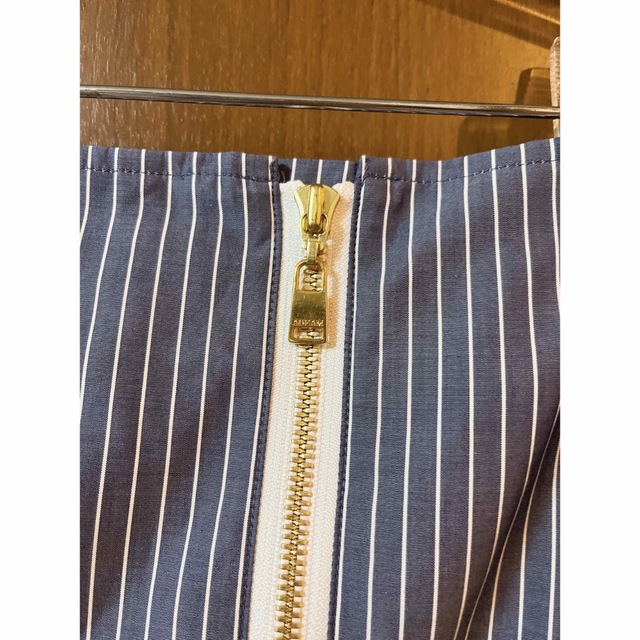 Adeam 夏ワンピースオフショルダー新品未使用 Adeam 夏ワンピースオフショルダー新品未使用