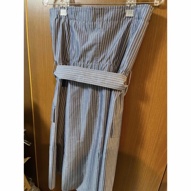 Adeam 夏ワンピースオフショルダー新品未使用 Adeam 夏ワンピースオフショルダー新品未使用