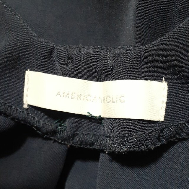 AMERICAN HOLIC(アメリカンホリック)の古着 黒色?濃紺色?　アメリカンホリック　ボートネック　半袖　Tシャツ　トップス レディースのトップス(カットソー(半袖/袖なし))の商品写真