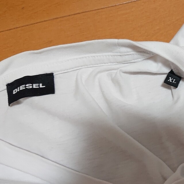 DIESEL(ディーゼル)のDIESEL 白Tシャツ メンズ XL メンズのトップス(Tシャツ/カットソー(半袖/袖なし))の商品写真
