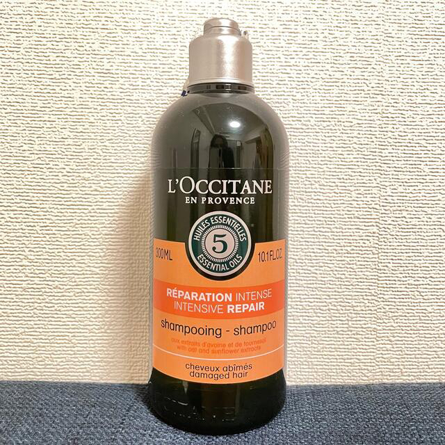 L'OCCITANE(ロクシタン)のL’OCCITANE ファイブハーブスリペアリングシャンプー コスメ/美容のヘアケア/スタイリング(シャンプー)の商品写真