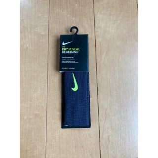 ナイキ(NIKE)のナイキヘアバンド ドライリビールヘッドバンドNIKE ブラック　イエロー(ヘアバンド)