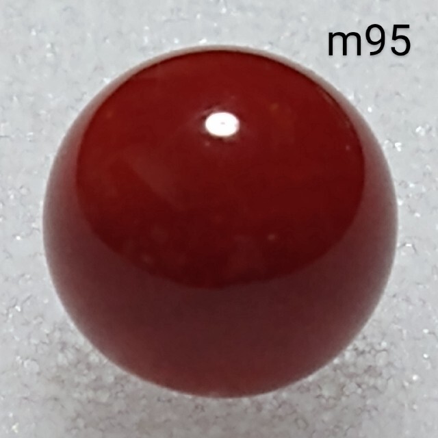 m95 血赤煌珊瑚片穴球11.0 mm 9 .40 ct 1.88 g | 168good.com.tw