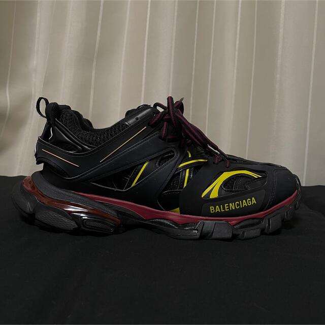 BALENCIAGA track