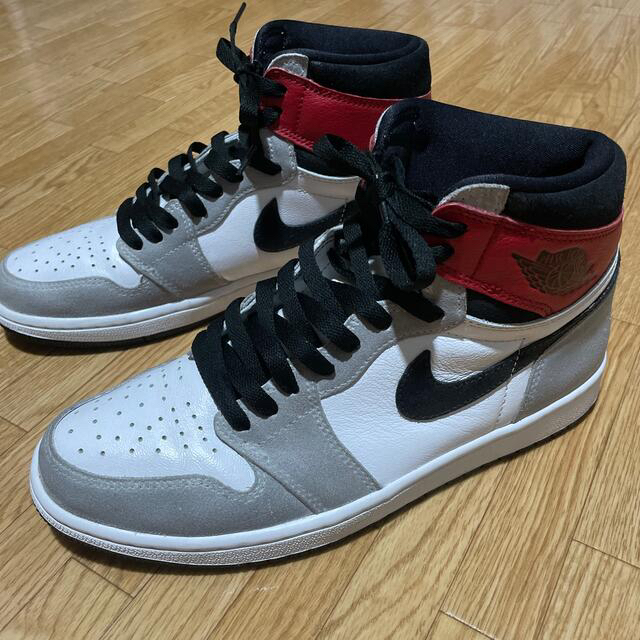 NIKE(ナイキ)のエアジョーダン1 ハイ OG ライトスモークグレー メンズの靴/シューズ(スニーカー)の商品写真