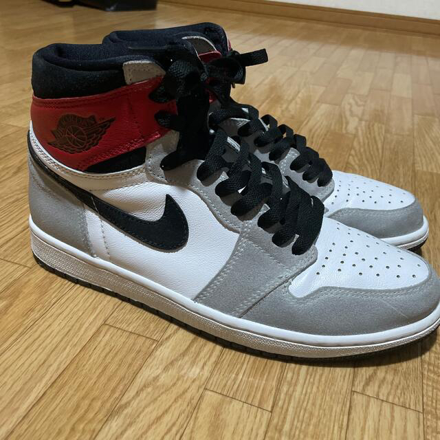 NIKE(ナイキ)のエアジョーダン1 ハイ OG ライトスモークグレー メンズの靴/シューズ(スニーカー)の商品写真