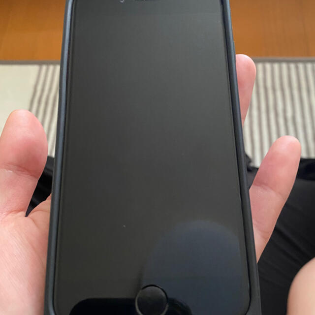 iPhone(アイフォーン)のiPhone8 64GB 本体のみ　Red スマホ/家電/カメラのスマートフォン/携帯電話(スマートフォン本体)の商品写真