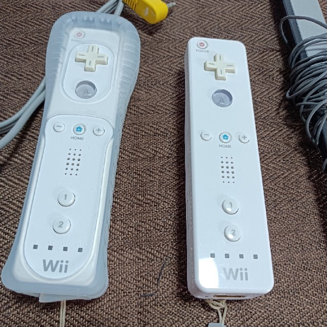 セット☆wii本体、コントローラー2本、wiifit、バランスボード、ソフト