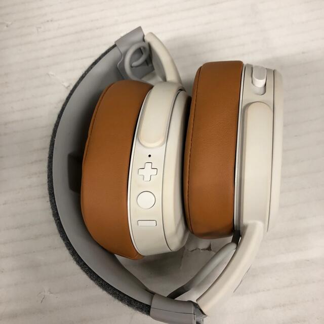 Skullcandy(スカルキャンディ)の203 Skullcandy ワイヤレスヘッドホン　S6CRW 中古品 スマホ/家電/カメラのオーディオ機器(ヘッドフォン/イヤフォン)の商品写真