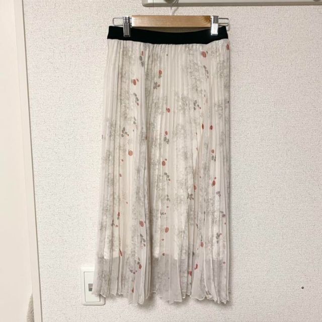 SNIDEL(スナイデル)のスナイデル　花柄プリーツスカート レディースのスカート(ひざ丈スカート)の商品写真