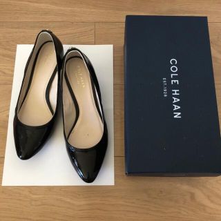 コールハーン(Cole Haan)の一度のみ使用　梅雨時期に！ウォータープルーフ エナメル　パンプス　ブラック　(ハイヒール/パンプス)