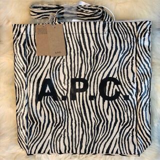 a.p.c トートバッグ　人気柄　入手困難