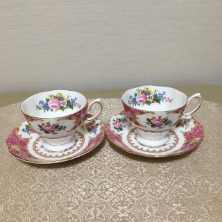 ロイヤルアルバート(ROYAL ALBERT)のロイヤルアルバート　レディカーライル　カップ＆ソーサー　2客セット(食器)