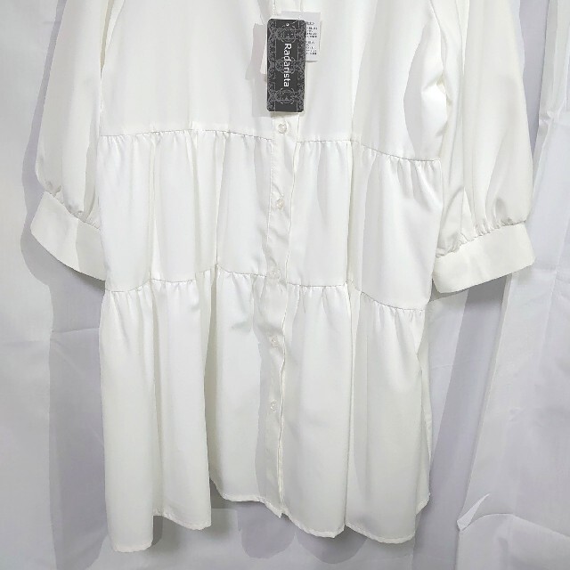 しまむら(シマムラ)の新品 未使用 しまむら ティアードチュニックシャツ 中白 L ホワイト レディースのトップス(チュニック)の商品写真
