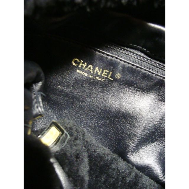 CHANEL(シャネル)のシャネルCCロゴマークマトラッセムートンレザー革メッセンジャーショルダーバッグ メンズのバッグ(メッセンジャーバッグ)の商品写真