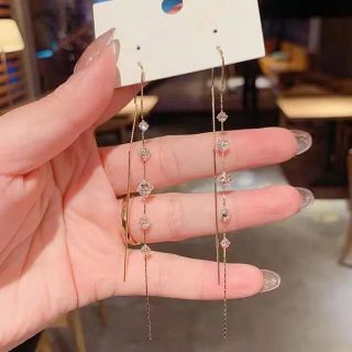 ドロップピアス、ロングピアス、ロングドロップピアス　しずく　高級(ピアス)