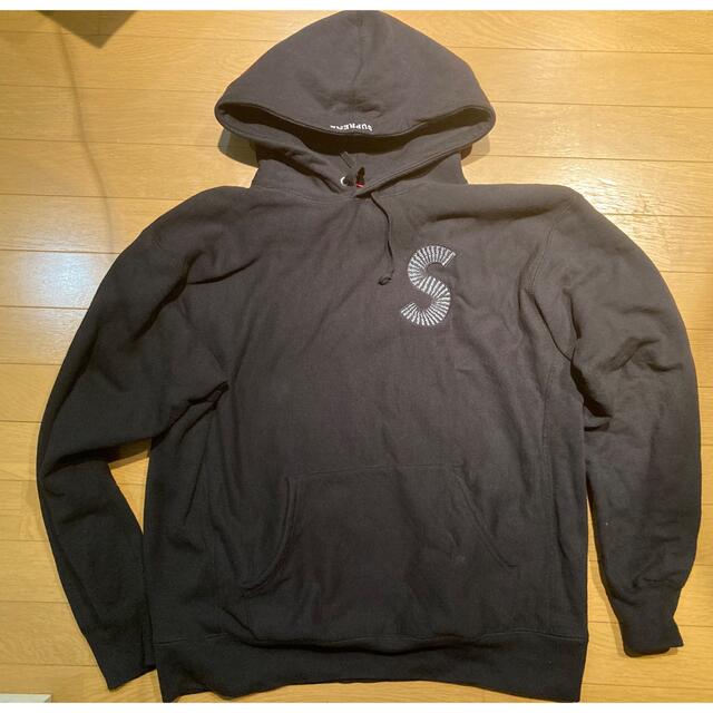 Supreme(シュプリーム)の【早い者勝ち】Supreme s logo Hooded Sweatshirt メンズのトップス(パーカー)の商品写真