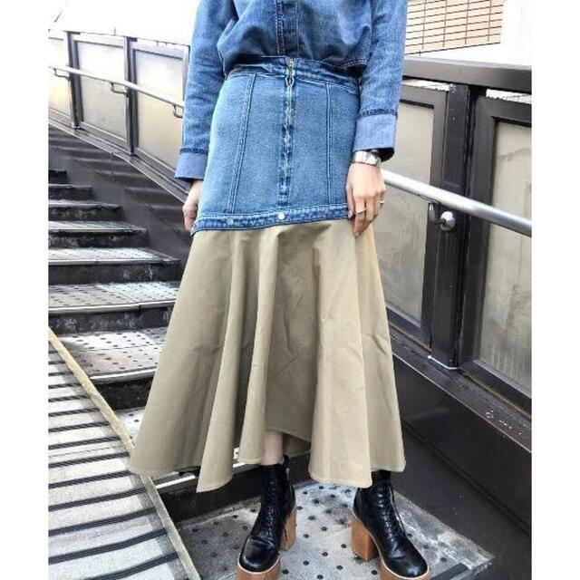 Ameri VINTAGE(アメリヴィンテージ)のAMERI⭐︎FLOWING LINE DENIM SKIRT レディースのスカート(ロングスカート)の商品写真