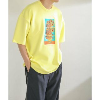 センスオブプレイスバイアーバンリサーチ(SENSE OF PLACE by URBAN RESEARCH)の【YELLOW】『別注』『ユニセックス』グラフィックアートTシャツ(5分袖)B(Tシャツ/カットソー(半袖/袖なし))