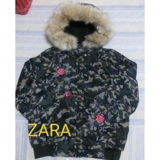 ザラ(ZARA)の美品! ZARA カモフラージュ 刺繍入り ジャケット( M )(ダウンジャケット)