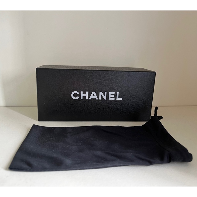 CHANEL シャネル　カメリア　サングラス　フラワー　ブラックファッション小物