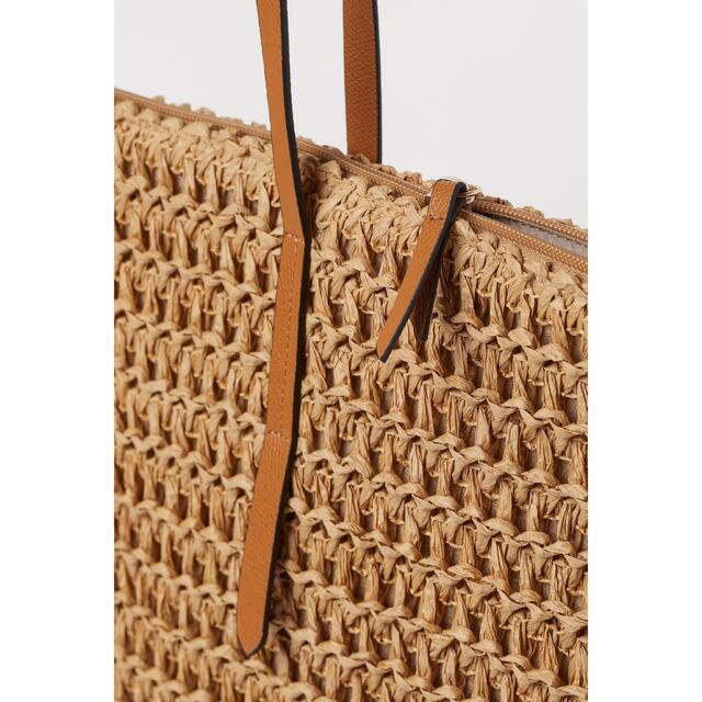 H&M(エイチアンドエム)の【新品】H&M ストローショッパー かごバッグ レディースのバッグ(かごバッグ/ストローバッグ)の商品写真
