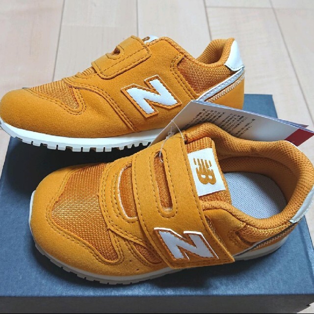 New Balance(ニューバランス)の新品 【16㎝】 ニューバランス  NB スニーカー  373  イエロー キッズ/ベビー/マタニティのキッズ靴/シューズ(15cm~)(スニーカー)の商品写真