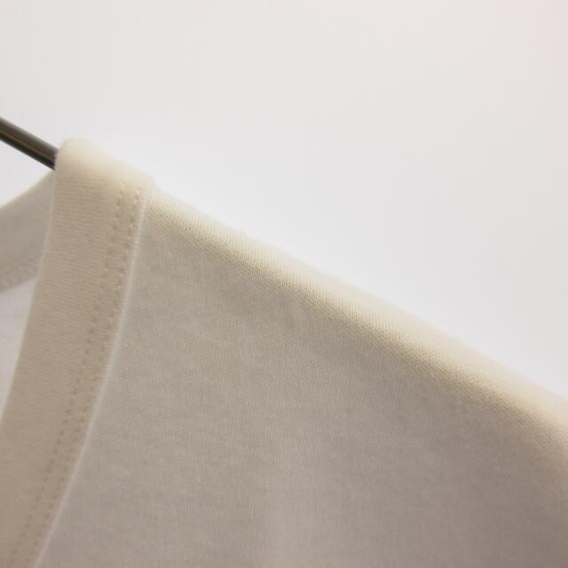 AKM(エイケイエム)のAKM エーケーエム フロントロゴ VネックTシャツ ホワイト AHT003 メンズのトップス(Tシャツ/カットソー(七分/長袖))の商品写真