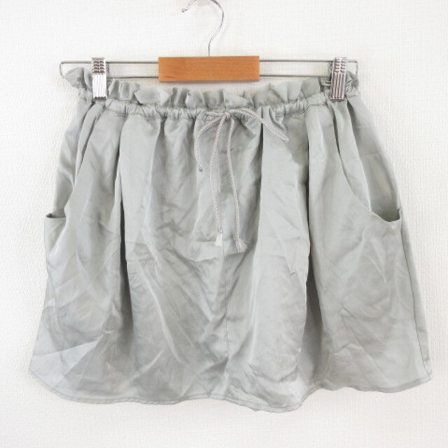KBF(ケービーエフ)のKBF アーバンリサーチ ミニスカート ギャザー サテン グレー F レディースのスカート(ミニスカート)の商品写真