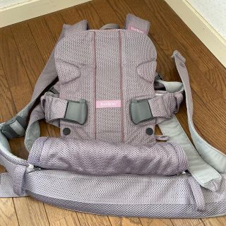 ベビービョルン(BABYBJORN)のBABYBJORN 抱っこ紐　限定パープル色(抱っこひも/おんぶひも)