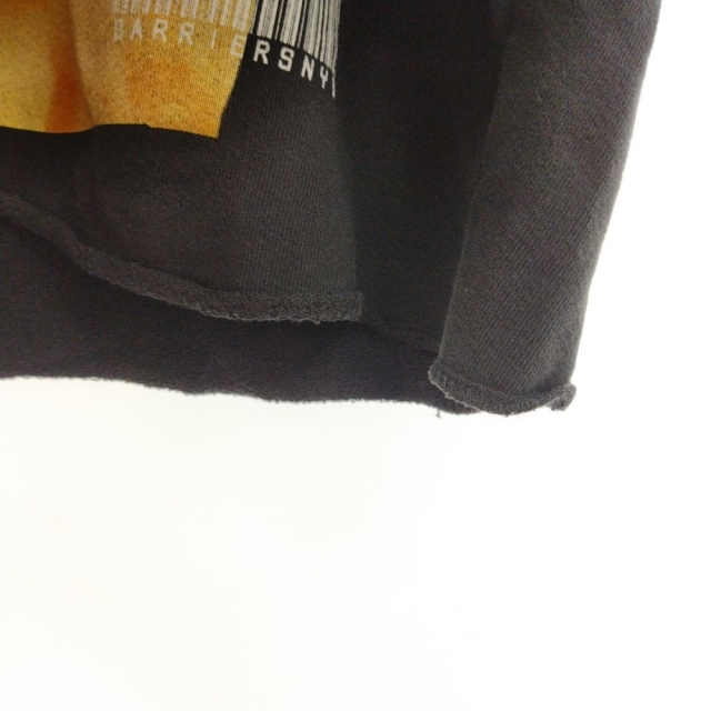BARRIERS バリヤーズ フロントプリントプルオーバーパーカー ブラック メンズのトップス(パーカー)の商品写真