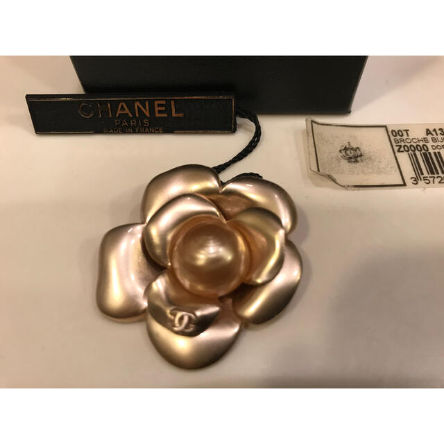 新品CHANELブローチ00TヴィンテージCCロゴマットゴールドカメリア