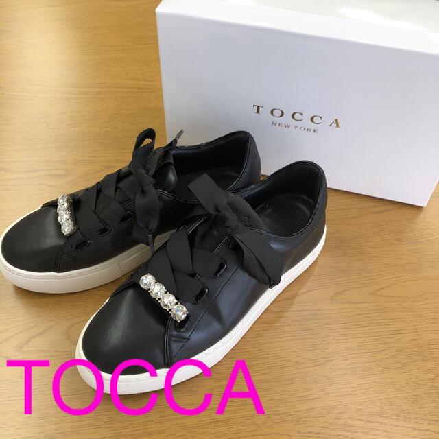 TOCCA(トッカ)のTOCCA ビジュー付き　スニーカー　リボン レディースの靴/シューズ(スニーカー)の商品写真