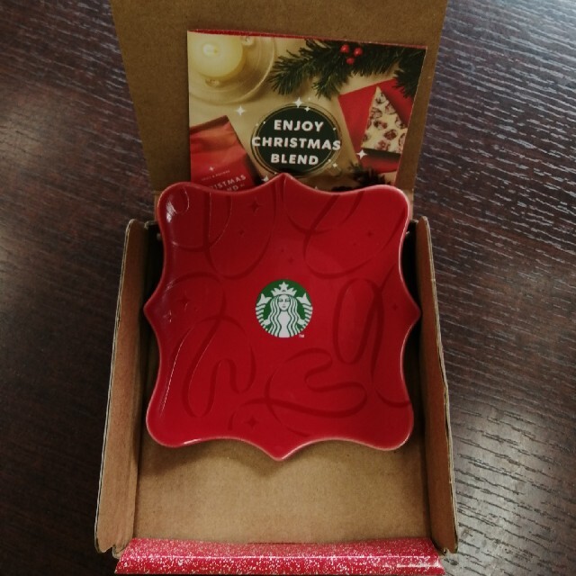 Starbucks Coffee(スターバックスコーヒー)のスターバックスコーヒー 2021 クリスマス プレート 新品 未使用 エンタメ/ホビーのコレクション(ノベルティグッズ)の商品写真