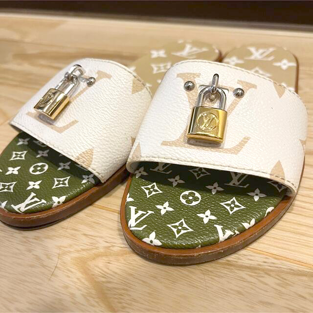 LOUIS VUITTON モノグラム　サンダル