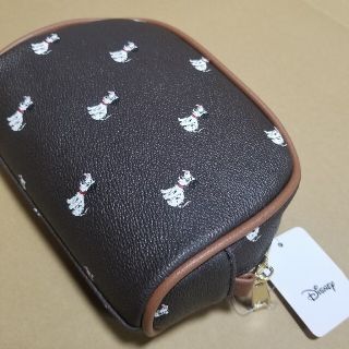 ディズニー(Disney)のディズニー　101匹わんちゃん　新品　Disney　ポーチ　Dark brown(ポーチ)