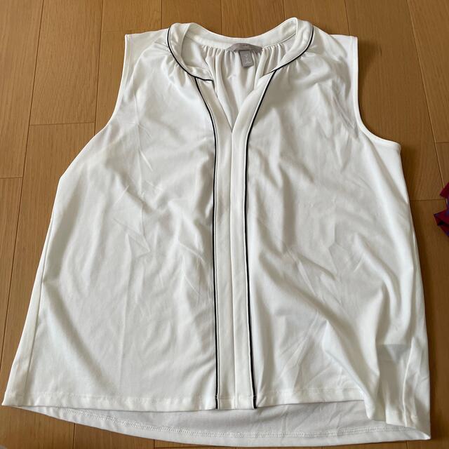 H&M(エイチアンドエム)のH&M 白ノースリ レディースのトップス(シャツ/ブラウス(半袖/袖なし))の商品写真