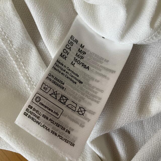 H&M(エイチアンドエム)のH&M 白ノースリ レディースのトップス(シャツ/ブラウス(半袖/袖なし))の商品写真