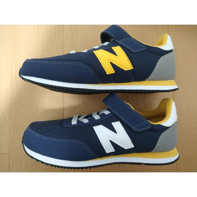 New Balance(ニューバランス)のニューバランス キッズ スニーカー 22cm YZ720 ネイビー イエロー キッズ/ベビー/マタニティのキッズ靴/シューズ(15cm~)(スニーカー)の商品写真